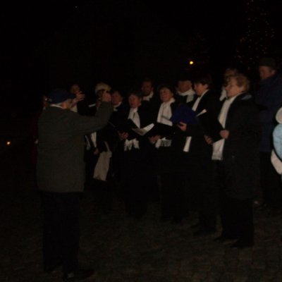 Fotografie 8 z galerie Koledy u vánočního stromku v podání dětí ZŠ Čížová