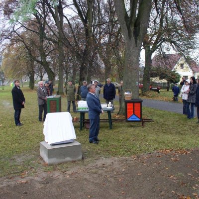 Fotografie 4 z galerie Odhalení památníku pro včelaře (ZO ČSV Čížová)
