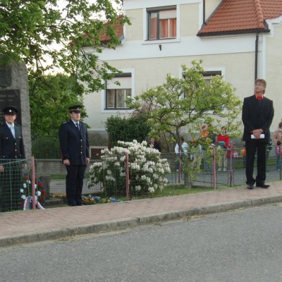 Fotografie 5 z galerie Kladení věnců a lampionový průvod