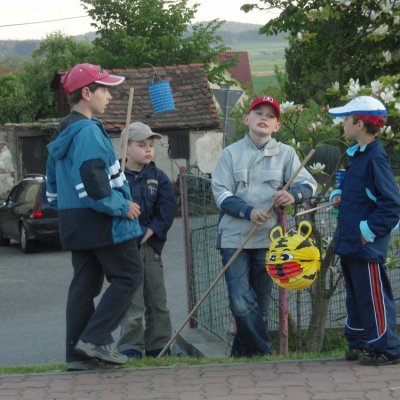 Fotografie 6 z galerie Kladení věnců a lampionový průvod