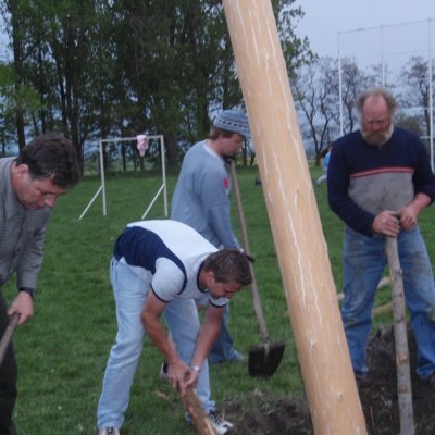 Fotografie 9 z galerie Stavění máje v Čížové