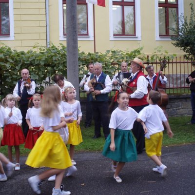 Fotografie 10 z galerie 100 let školy v Čížové