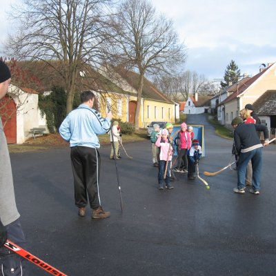 Fotografie 2 z galerie Silvestrovský hokejbal