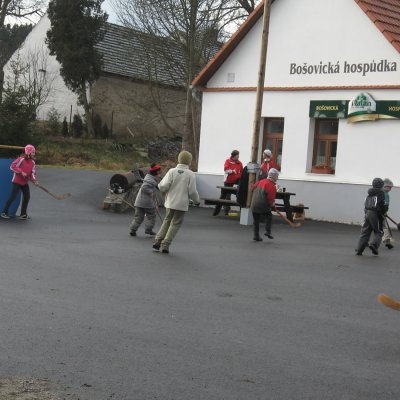 Fotografie 13 z galerie Silvestrovský hokejbal