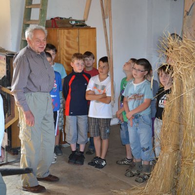 Fotografie 4 z galerie Historické zemědělské hospodaření, ukázky vytáčení medu - v Nové vsi u pana Forejta