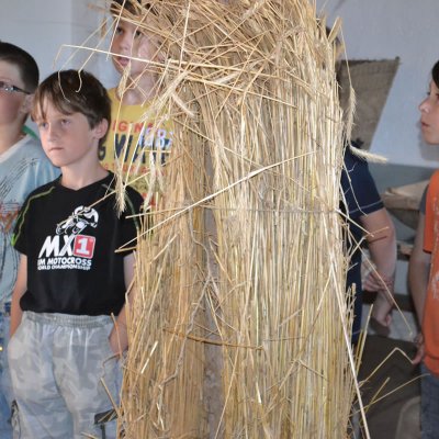 Fotografie 7 z galerie Historické zemědělské hospodaření, ukázky vytáčení medu - v Nové vsi u pana Forejta