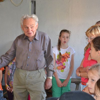 Fotografie 14 z galerie Historické zemědělské hospodaření, ukázky vytáčení medu - v Nové vsi u pana Forejta