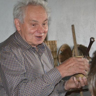 Fotografie 19 z galerie Historické zemědělské hospodaření, ukázky vytáčení medu - v Nové vsi u pana Forejta