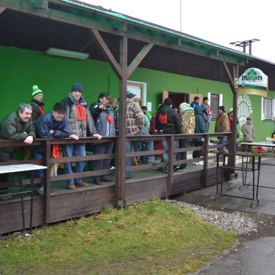 Fotografie 1 z galerie Hod vánočním stromkem