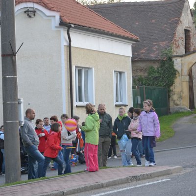 Fotografie 1 z galerie Položení věnců, lampionový průvod, vatra
