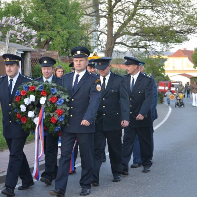 Fotografie 3 z galerie Položení věnců, lampionový průvod, vatra