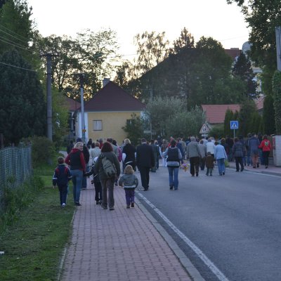 Fotografie 9 z galerie Položení věnců, lampionový průvod, vatra