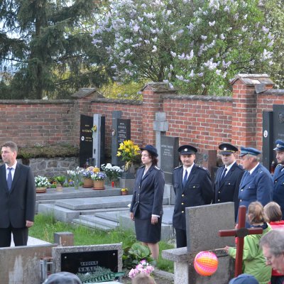 Fotografie 14 z galerie Položení věnců, lampionový průvod, vatra