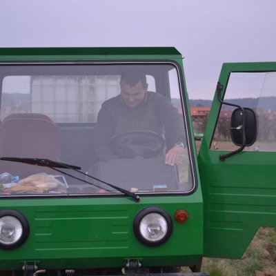 Fotografie 2 z galerie Sázení aleje na Císadlovice