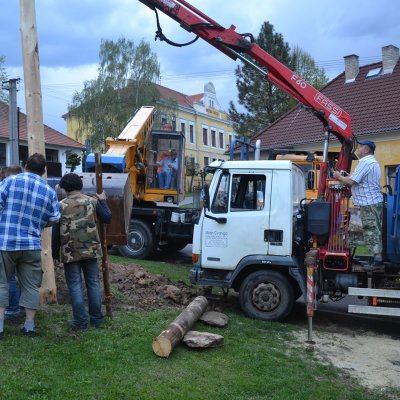 Fotografie 18 z galerie Stavění májky