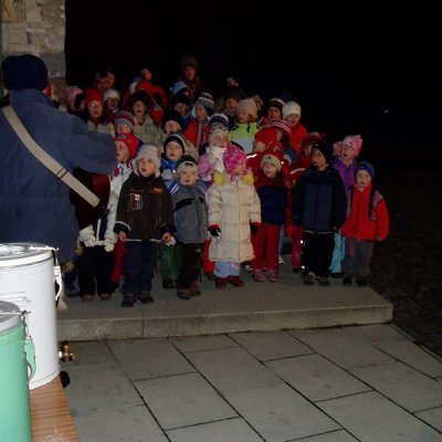 Fotografie 1 z galerie Koledování u vánočního stromu